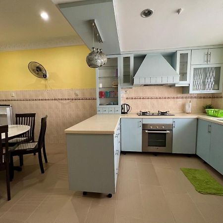 Rini Utama Homestay Skudai Esterno foto