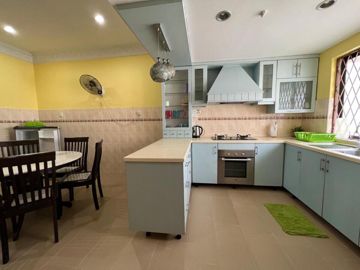 Rini Utama Homestay Skudai Esterno foto