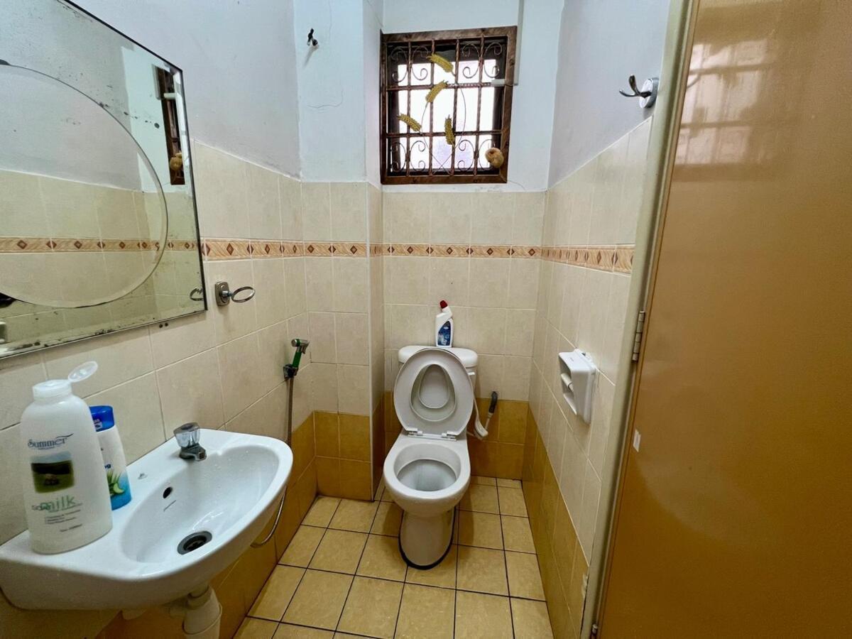 Rini Utama Homestay Skudai Esterno foto
