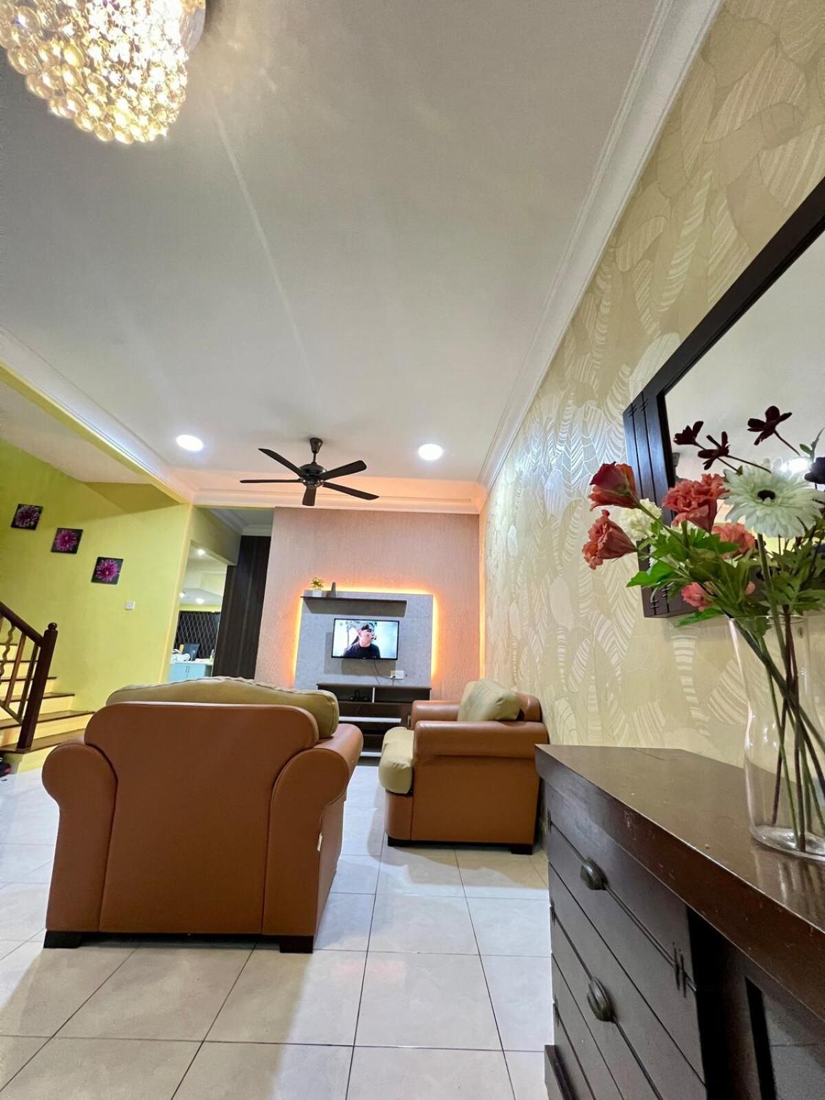 Rini Utama Homestay Skudai Esterno foto
