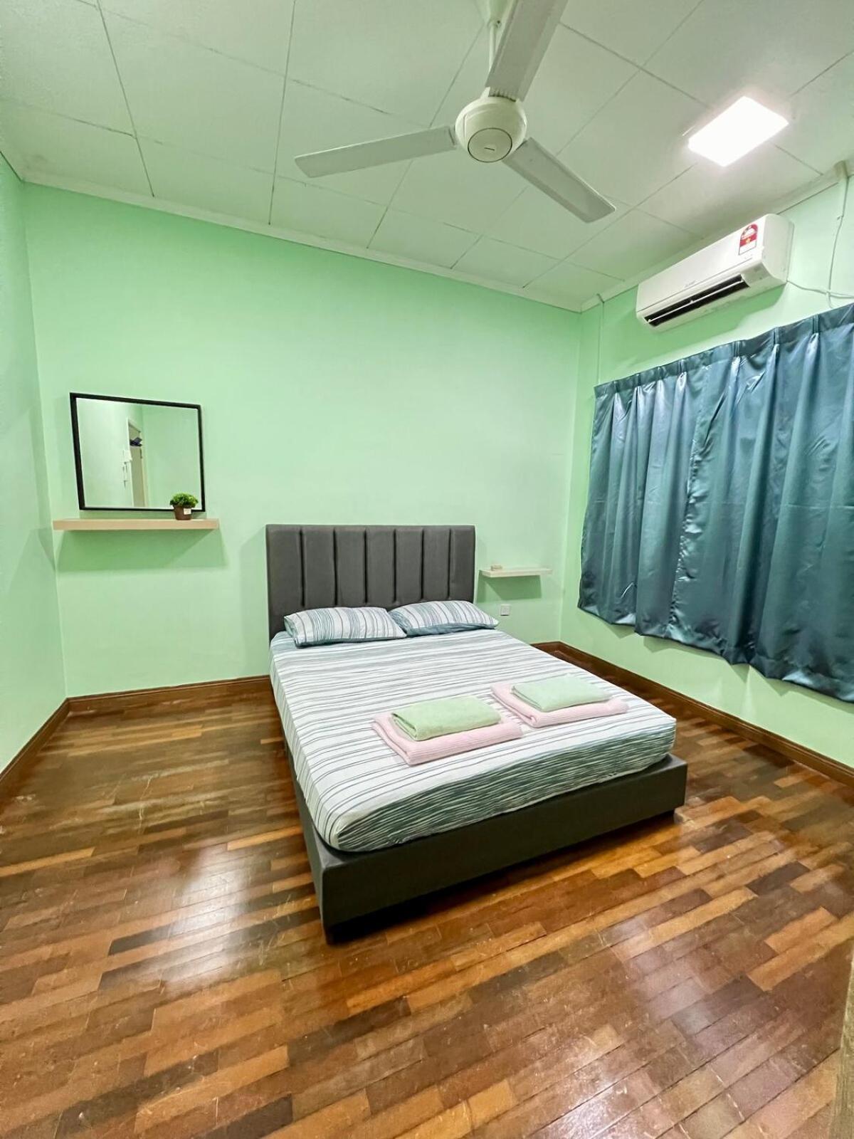 Rini Utama Homestay Skudai Esterno foto
