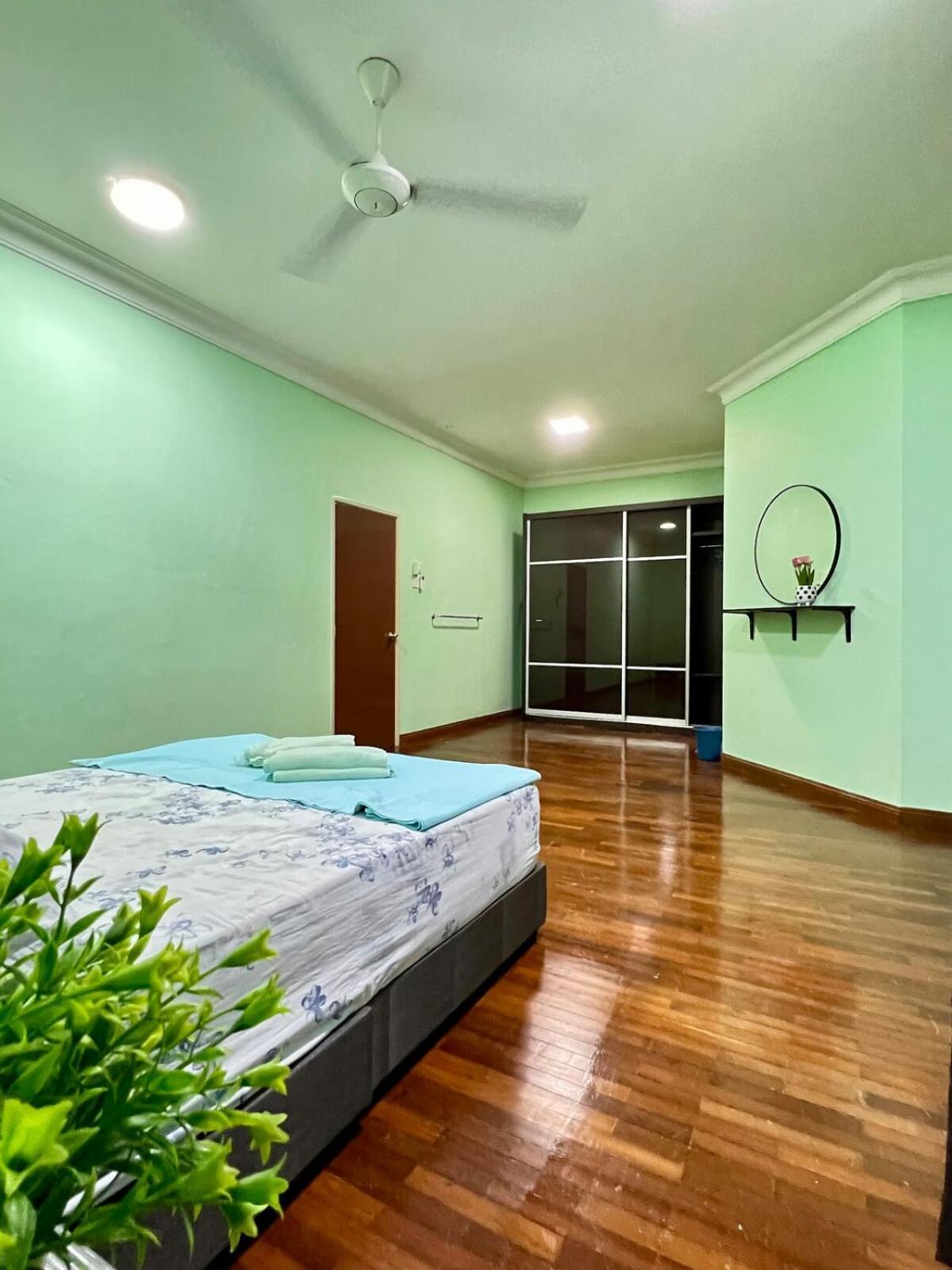 Rini Utama Homestay Skudai Esterno foto